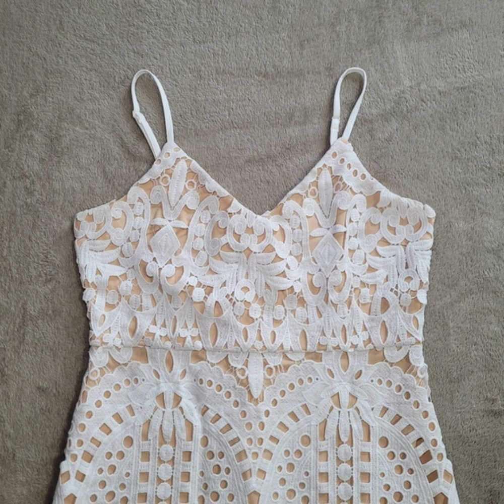 Lulus Perfect Love White and Nude Lace Mini Dress size medium - Picture 5 of 13